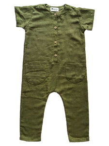 Macacão Longo unissex cor Verde Oliva, verde militar, bege. marca Bella K  Macacões, jardineiras unissex para bebês e crianças online. Feito à mão no Brasil. Loja Baby Bella Style www.babybellastyle.com